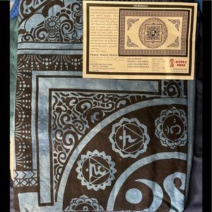 OM Mandala Tapestry. 03 BL/BL